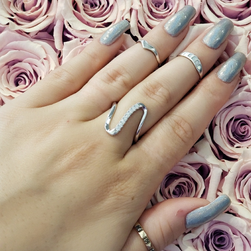 Swarovski crystal ring
Sterling silver - Picture 3 of 3